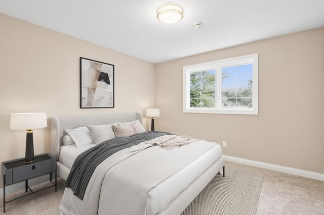 17936 Gresford Lane, Lakeville, MN 55044