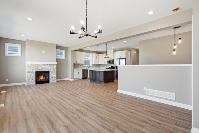 17936 Gresford Lane, Lakeville, MN 55044