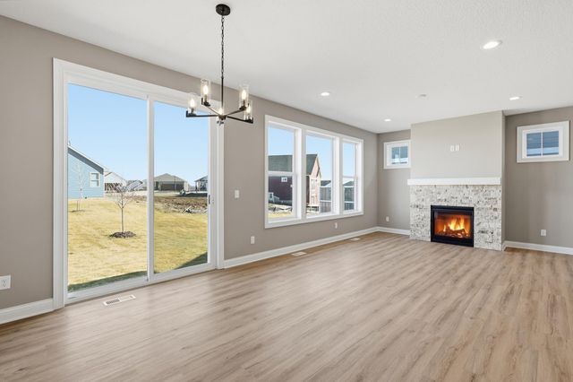 17936 Gresford Lane, Lakeville, MN 55044