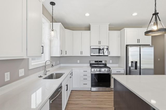 17936 Gresford Lane, Lakeville, MN 55044