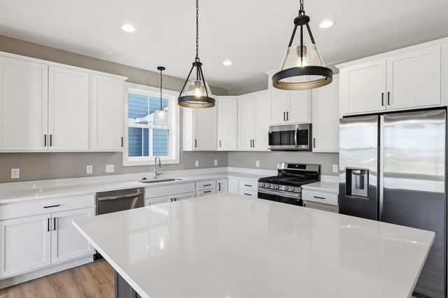 17936 Gresford Lane, Lakeville, MN 55044