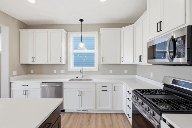 17936 Gresford Lane, Lakeville, MN 55044