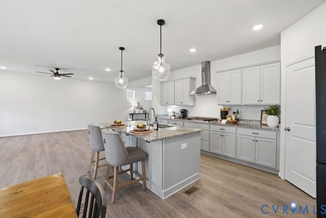 18166 Veronica Ct, Moseley, VA 23120