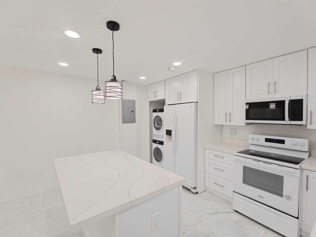 6607 WINFIELD Boulevard 47, Margate, FL 33063