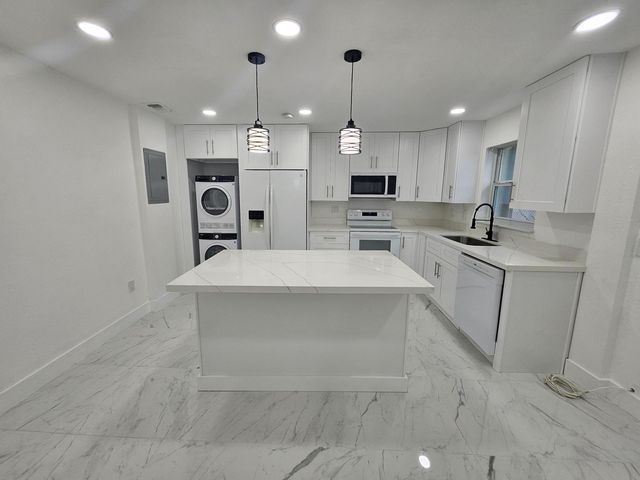 6607 WINFIELD Boulevard 47, Margate, FL 33063