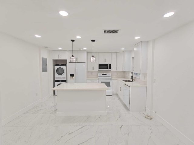 6607 WINFIELD Boulevard 47, Margate, FL 33063