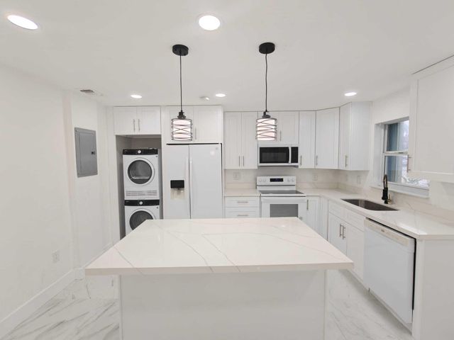 6607 WINFIELD Boulevard 47, Margate, FL 33063