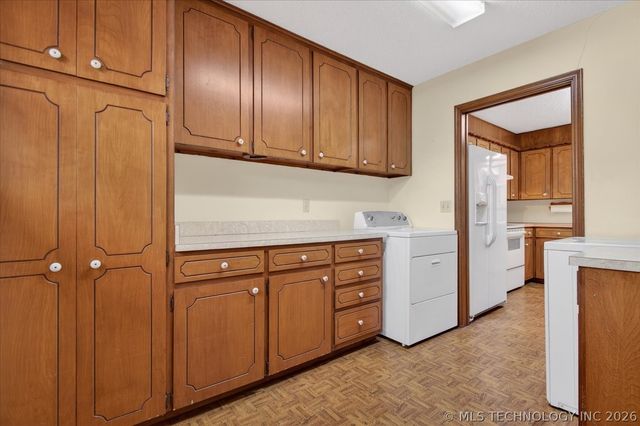 6413 BELMONT Road, Bartlesville, OK 74006