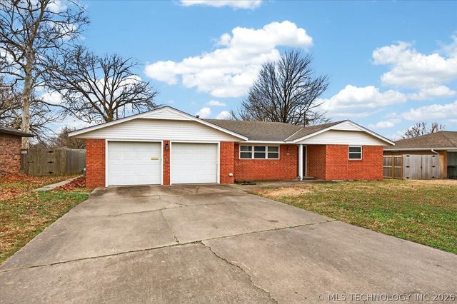 6413 BELMONT Road, Bartlesville, OK 74006