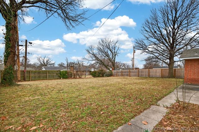 6413 BELMONT Road, Bartlesville, OK 74006