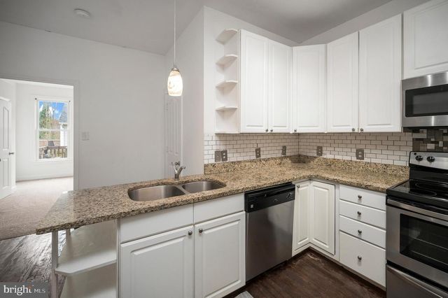 1712 WASHINGTON AVE, Fredericksburg, VA 22401