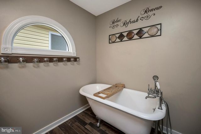 1712 WASHINGTON AVE, Fredericksburg, VA 22401