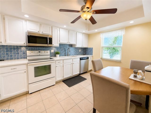 1615 SE 46th LN 202, Cape Coral, FL 33904