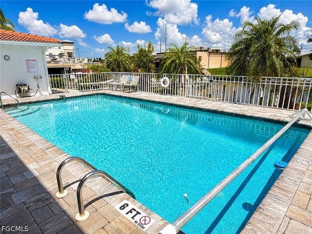 1615 SE 46th LN 202, Cape Coral, FL 33904