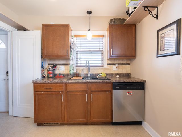 3120 N LINNHILL Court, Peoria, IL 61604