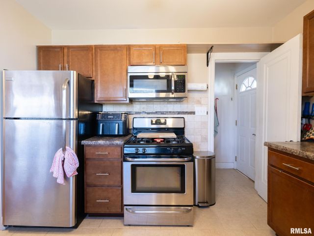 3120 N LINNHILL Court, Peoria, IL 61604