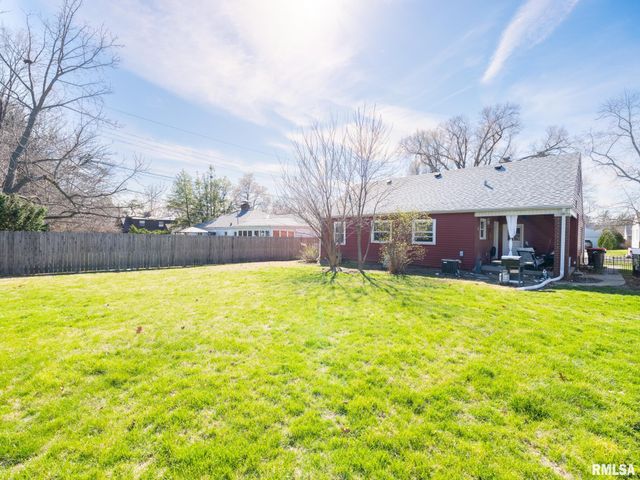 3120 N LINNHILL Court, Peoria, IL 61604