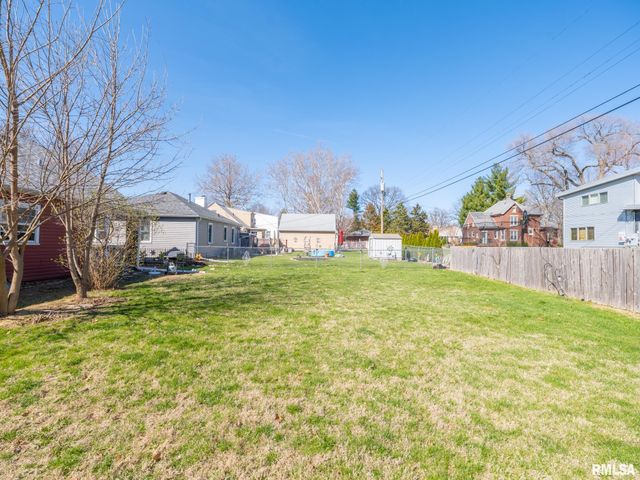 3120 N LINNHILL Court, Peoria, IL 61604