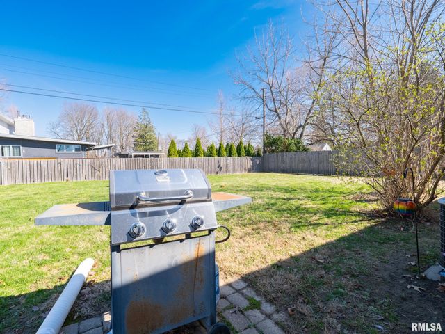 3120 N LINNHILL Court, Peoria, IL 61604