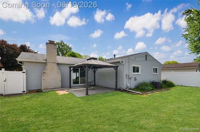 37653 Longacre Drive, Sterling Heights, MI 48312