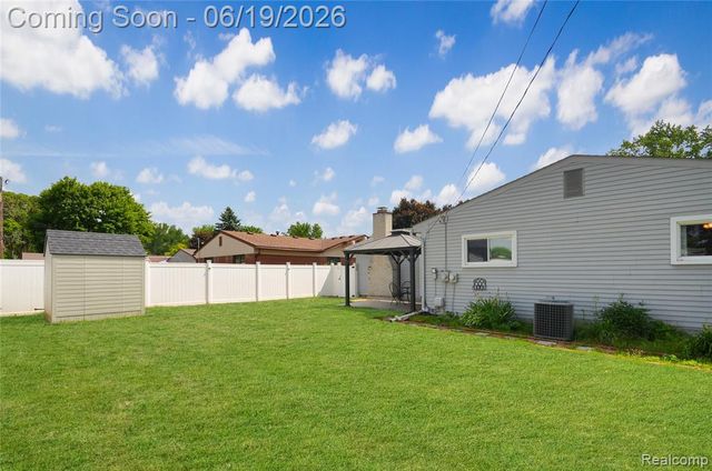 37653 Longacre Drive, Sterling Heights, MI 48312