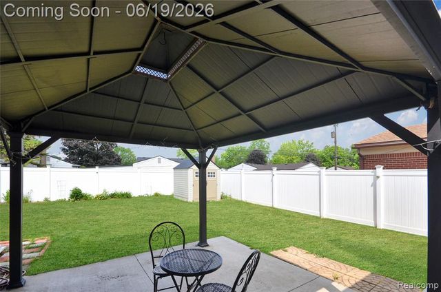 37653 Longacre Drive, Sterling Heights, MI 48312