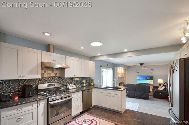 37653 Longacre Drive, Sterling Heights, MI 48312