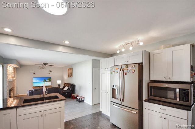 37653 Longacre Drive, Sterling Heights, MI 48312