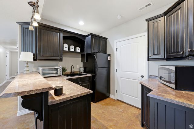 2377 S CAMERON DR, West Haven, UT 84401