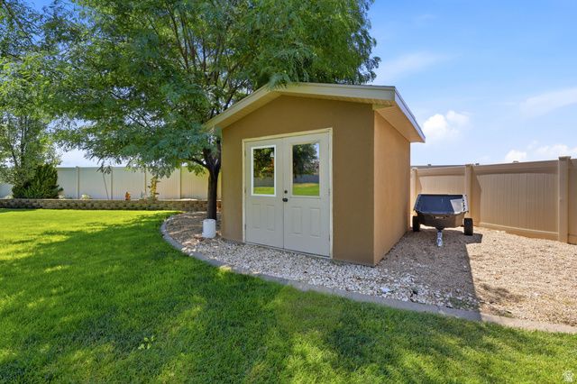 2377 S CAMERON DR, West Haven, UT 84401