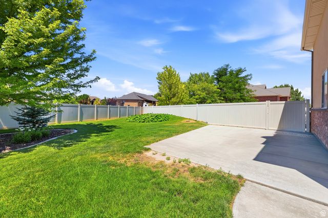 2377 S CAMERON DR, West Haven, UT 84401