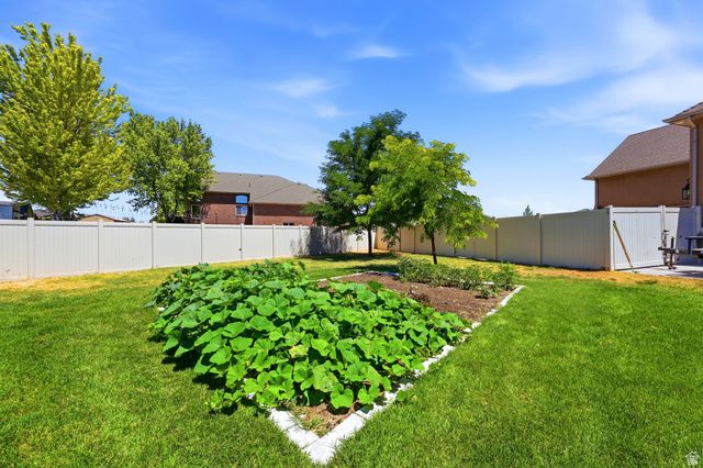 2377 S CAMERON DR, West Haven, UT 84401