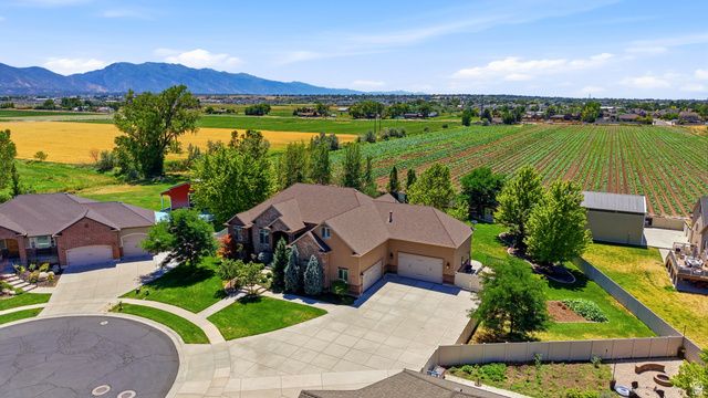 2377 S CAMERON DR, West Haven, UT 84401