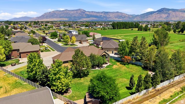 2377 S CAMERON DR, West Haven, UT 84401