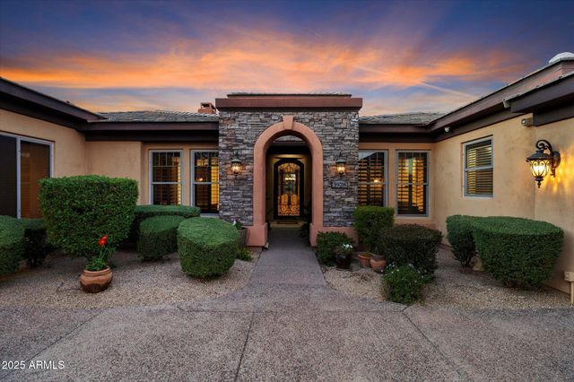 3928 E WILLIAMS Drive, Phoenix, AZ 85050