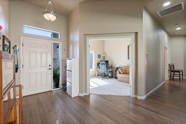 2273 NE Valley View Court, Madras, OR 97741