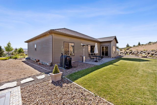 2273 NE Valley View Court, Madras, OR 97741