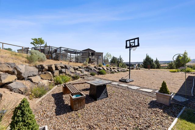 2273 NE Valley View Court, Madras, OR 97741