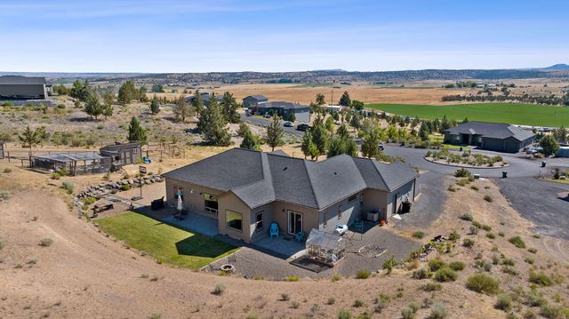 2273 NE Valley View Court, Madras, OR 97741
