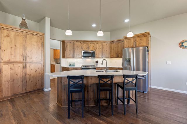 2273 NE Valley View Court, Madras, OR 97741