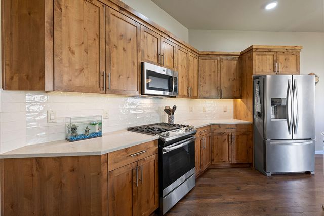 2273 NE Valley View Court, Madras, OR 97741