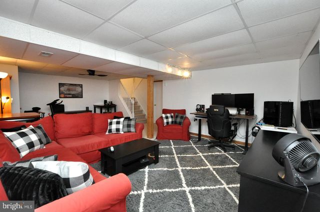 3 HILLTOP LN, Medford, NJ 08055