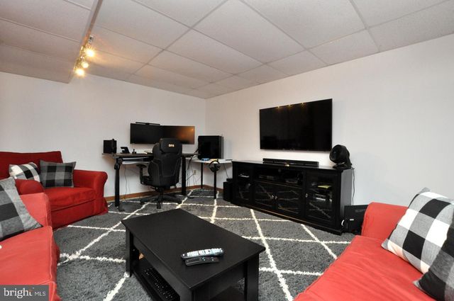 3 HILLTOP LN, Medford, NJ 08055