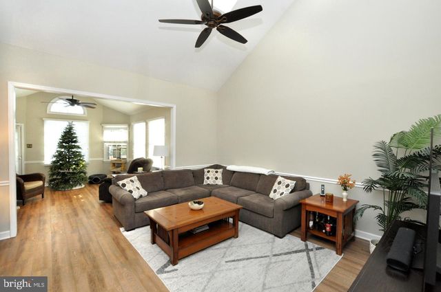 3 HILLTOP LN, Medford, NJ 08055