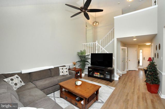 3 HILLTOP LN, Medford, NJ 08055