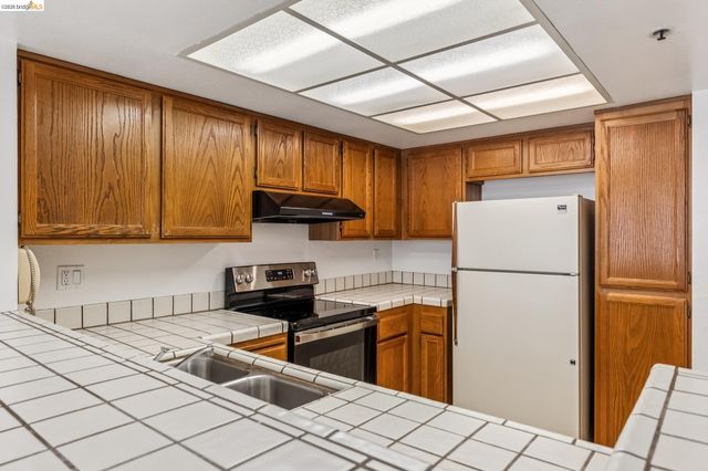 545 Pierce St 2307, Albany, CA 94706