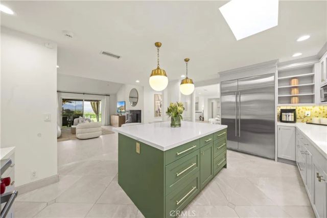 16935 Esquira Pl, Encino, CA 91436