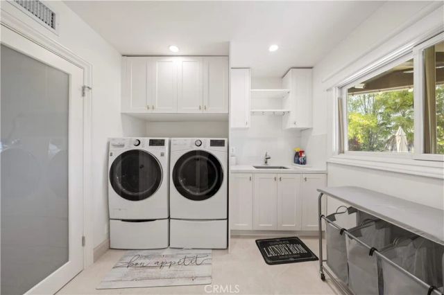 16935 Esquira Pl, Encino, CA 91436