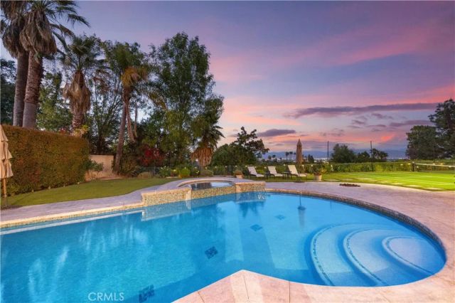 16935 Esquira Pl, Encino, CA 91436