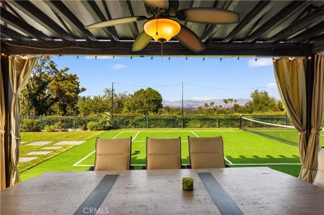 16935 Esquira Pl, Encino, CA 91436